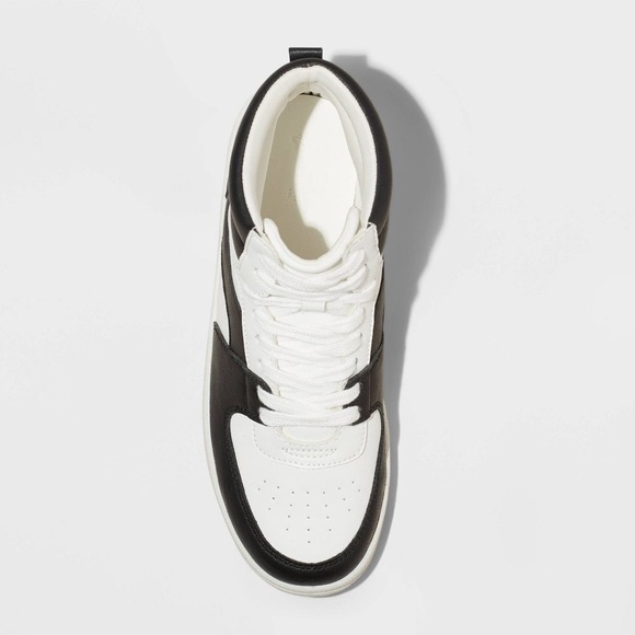 Universal Thread Women’s Paige Sneakers - Size 6 1/2 and 11 available - Picture 2 of 6